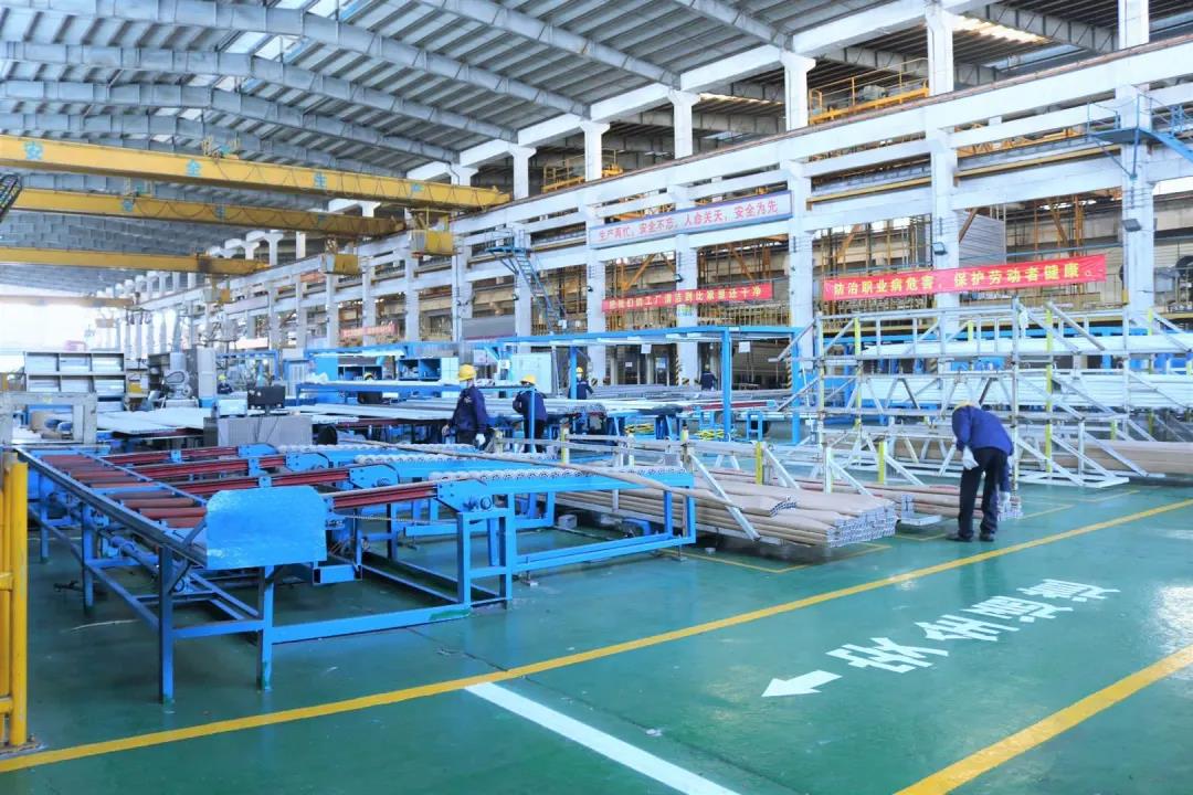 塑工匠精神 铸品质兴发 ——yl23455永利官网控股集团2019年度先进集体广东兴发铝业有限公司