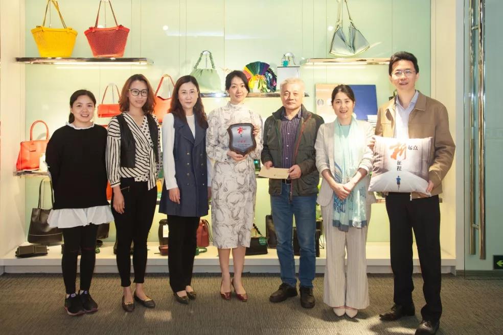 【2019年度yl23455永利官网荣誉体系先进典型系列报道六：省开发箱包公司总经理黎军】坚守初心 砥砺前行