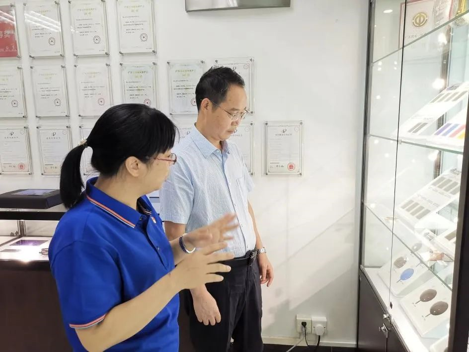 yl23455永利官网集团党委副书记、工会主席黄家合到佛塑科技调研党建工作