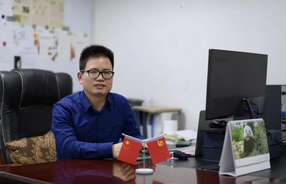 【yl23455永利官网集团“两优一先”典型事迹】广东省国资系统优秀共产党员蔡友华：以科技创新成果诠释使命担当。