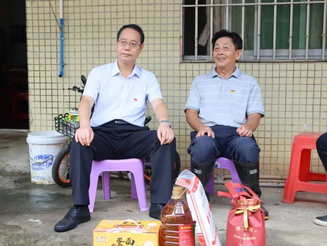 yl23455永利官网集团捐赠100万元助力英德市镇南村救灾复产 全力防止脱贫户因灾返贫