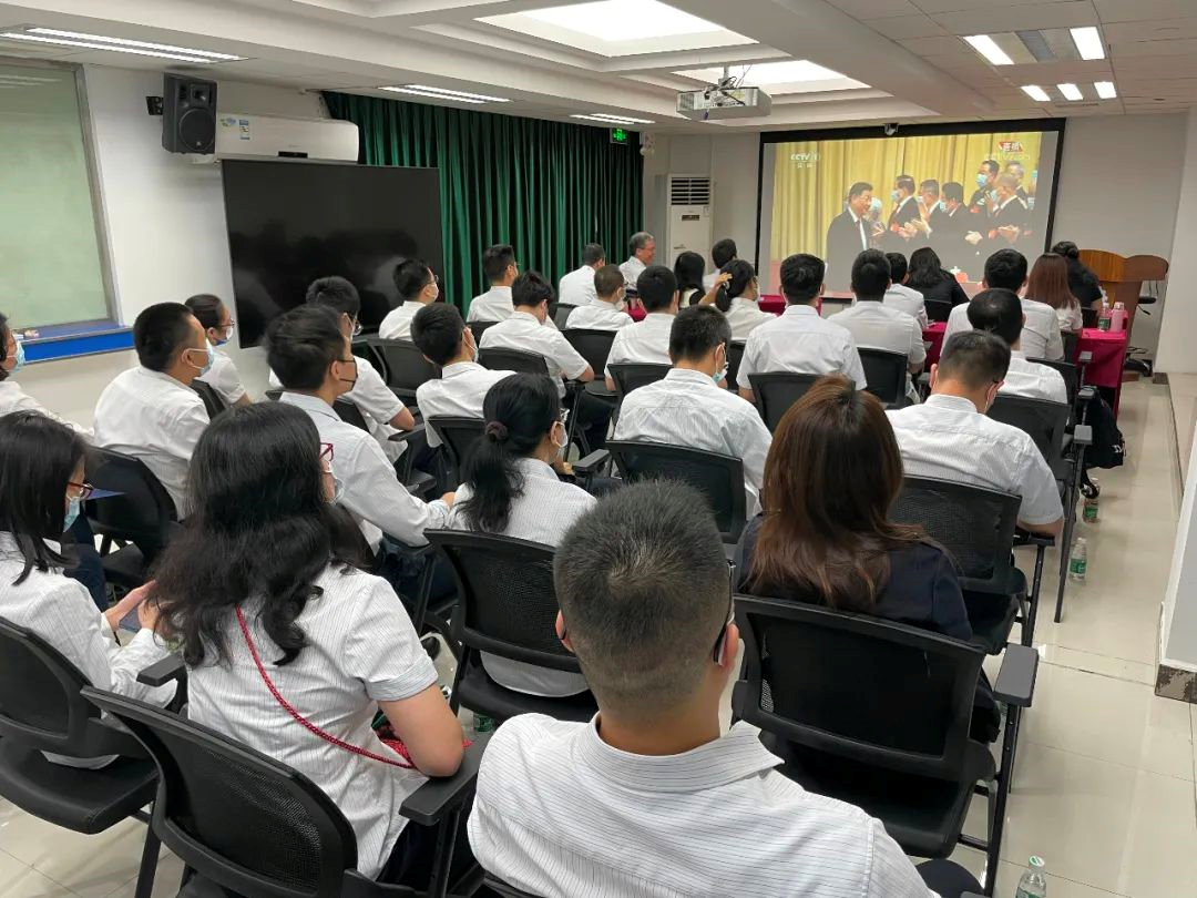 踔厉奋发,勇毅前行|yl23455永利官网集团认真组织收听收看党的二十大开幕盛况 踔厉奋发,勇毅前行|yl23455永利官网集团认真组织收听收看党的二十大开幕盛况