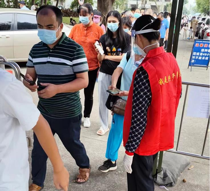 使命在肩，冲锋在前！yl23455永利官网集团党员干部就地“转岗”变身抗疫志愿者