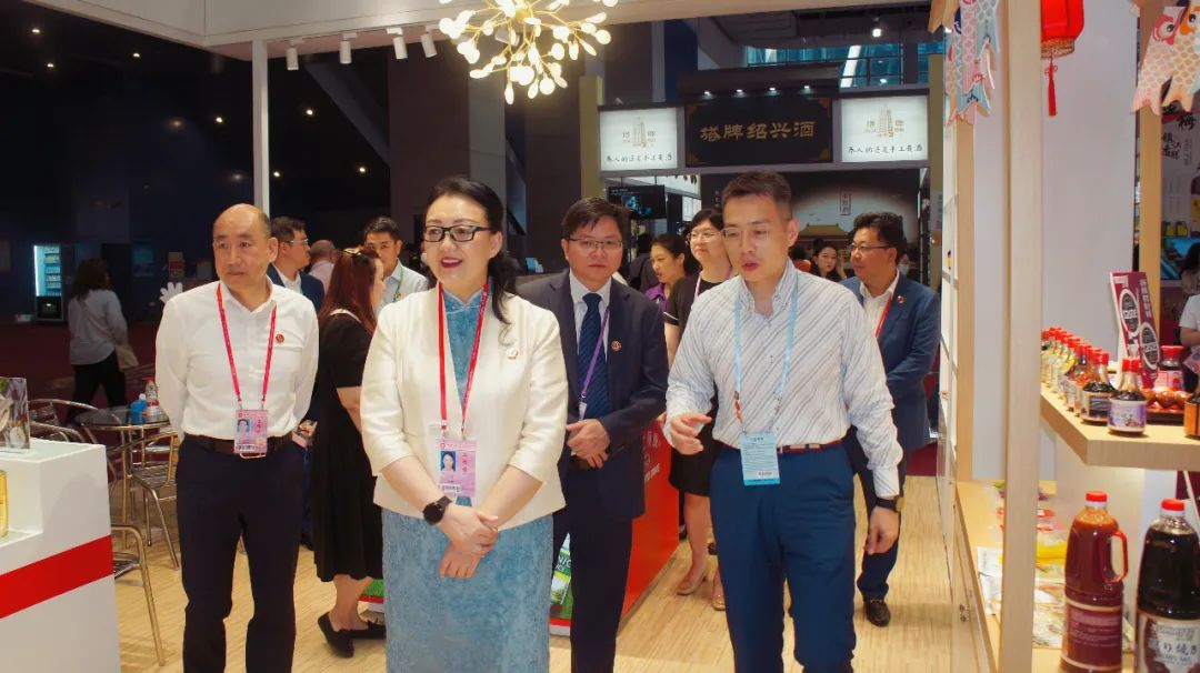 yl23455永利官网集团党委书记、董事长白涛率队调研外贸企业广交会参展情况 yl23455永利官网集团党委书记、董事长白涛率队调研外贸企业广交会参展情况