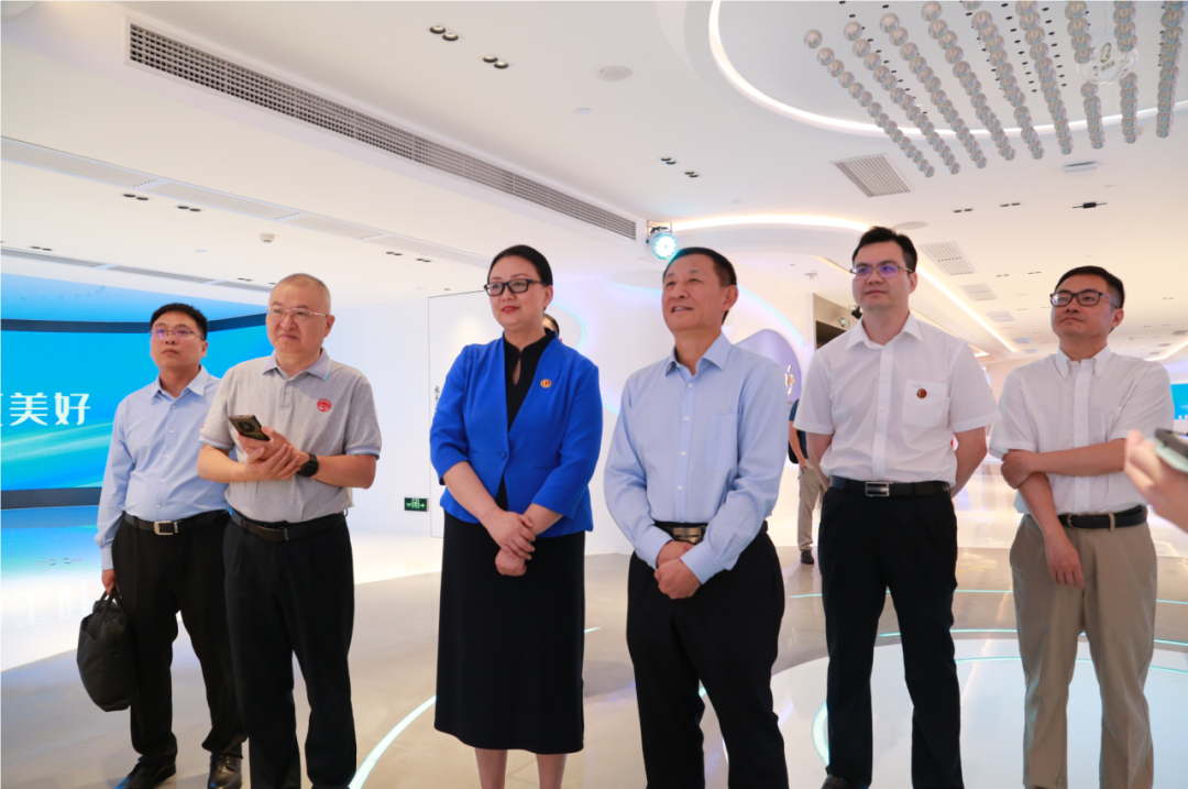 国务院国资委原党委委员、秘书长彭华岗一行调研yl23455永利官网集团 国务院国资委原党委委员、秘书长彭华岗一行调研yl23455永利官网集团
