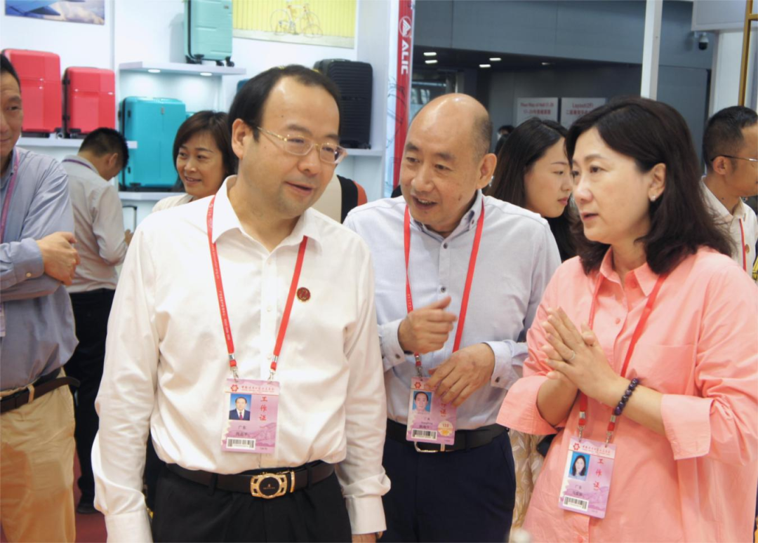 yl23455永利官网集团党委副书记、总经理肖志平率队调研集团各外贸企业参展情况