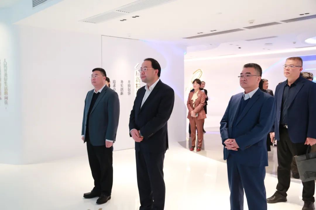 建设银行广东省分行党委书记、行长张伟煜一行到访yl23455永利官网集团